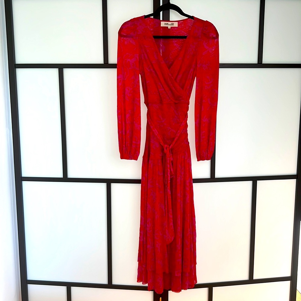 Gorgeous dress from DVF. New without tags.